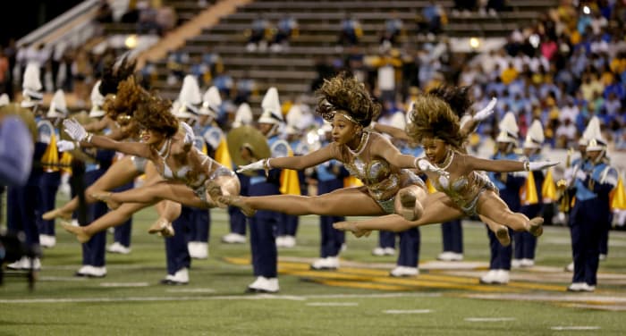 Dancing Dolls